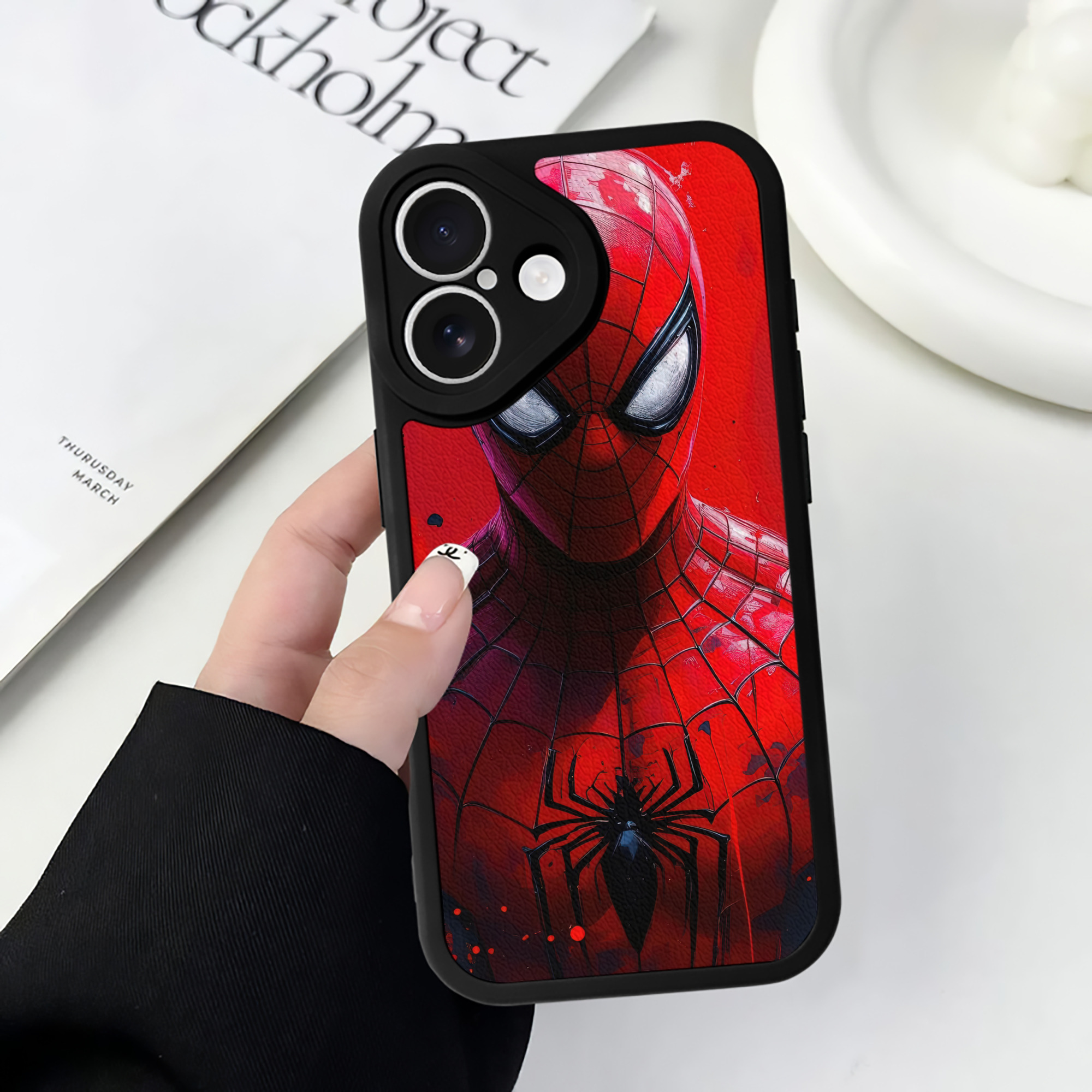 Spider Man スパイダーマン 【iPhone 16シリーズ対応】シリコンスマホケース（レザー調） 材質：シリコン